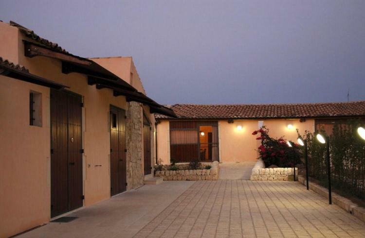 Antica Masseria La Fiumara Bed & Breakfast Ното Екстериор снимка